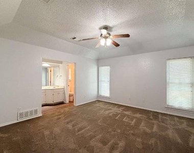 701 Daniels Drive - Photo Thumbnail 17