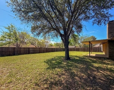 701 Daniels Drive - Photo Thumbnail 20