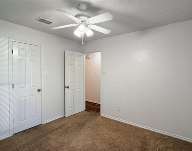 701 Daniels Drive - Photo Thumbnail 12