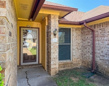 701 Daniels Drive - Photo Thumbnail 3