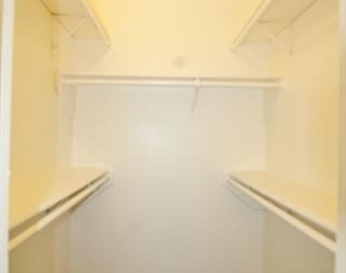 6620 S Creek Drive - Photo Thumbnail 13
