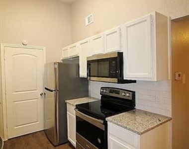 6620 S Creek Drive - Photo Thumbnail 7