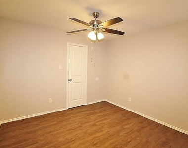 6620 S Creek Drive - Photo Thumbnail 14