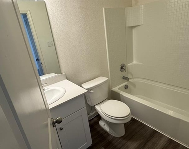 1517 Escondido Drive - Photo Thumbnail 6