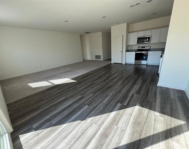 1517 Escondido Drive - Photo Thumbnail 8