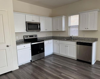 1517 Escondido Drive - Photo Thumbnail 11