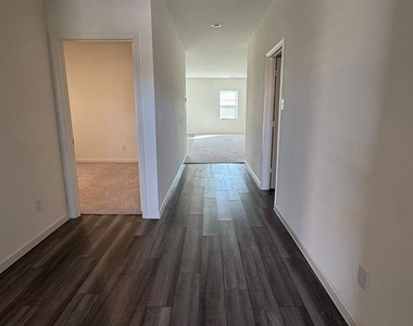 1517 Escondido Drive - Photo Thumbnail 4