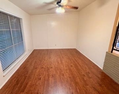 710 Silverstone Drive - Photo Thumbnail 4