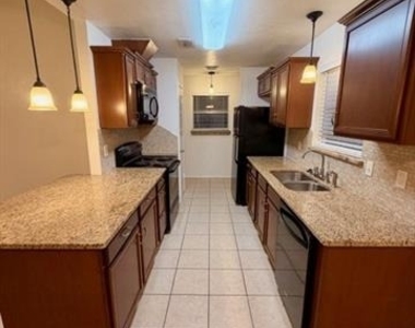 710 Silverstone Drive - Photo Thumbnail 13