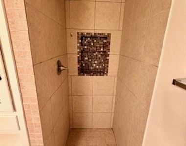 710 Silverstone Drive - Photo Thumbnail 23