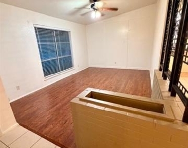 710 Silverstone Drive - Photo Thumbnail 3