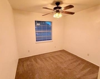 710 Silverstone Drive - Photo Thumbnail 24
