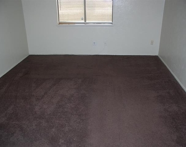 7210 Pineberry Road - Photo Thumbnail 5