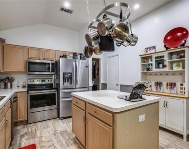 1309 Aspen Lane - Photo Thumbnail 18