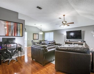 1309 Aspen Lane - Photo Thumbnail 15