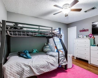 1309 Aspen Lane - Photo Thumbnail 8