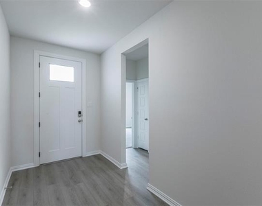 3300 Riverlawn Drive - Photo Thumbnail 18