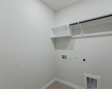 3300 Riverlawn Drive - Photo Thumbnail 19