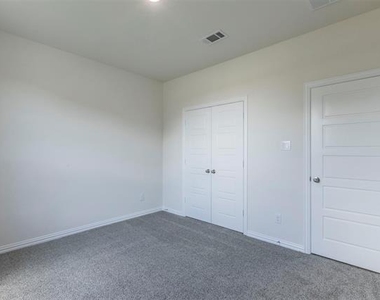 3300 Riverlawn Drive - Photo Thumbnail 17
