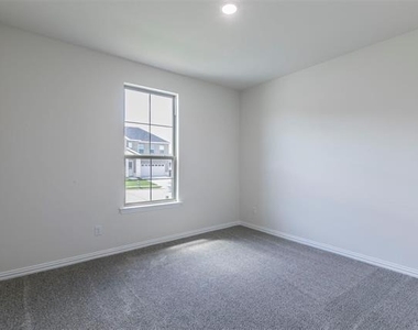 3300 Riverlawn Drive - Photo Thumbnail 16