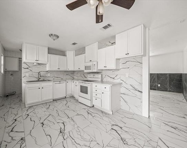 5507 Alexander Street - Photo Thumbnail 6