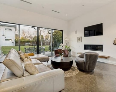 5343 Bonita Avenue - Photo Thumbnail 6