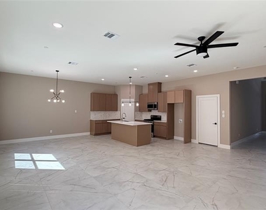 2390 Usman Drive - Photo Thumbnail 2