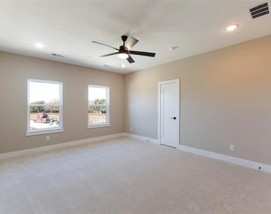 2390 Usman Drive - Photo Thumbnail 9