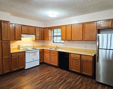 6321 Richland Plaza Drive - Photo Thumbnail 1