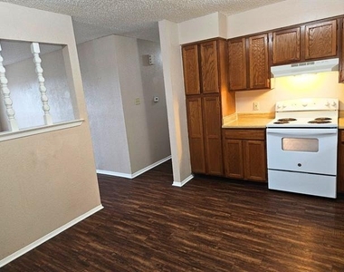 6321 Richland Plaza Drive - Photo Thumbnail 2