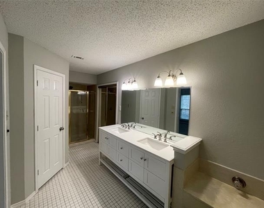 6708 Wesson Drive - Photo Thumbnail 11