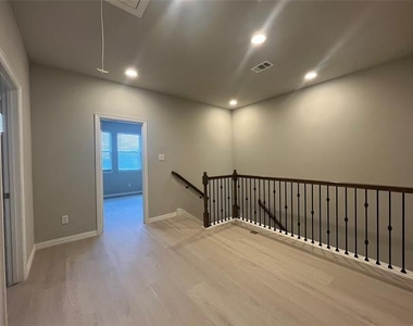 8266 Primrose Way - Photo Thumbnail 12