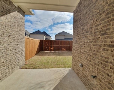 8266 Primrose Way - Photo Thumbnail 27
