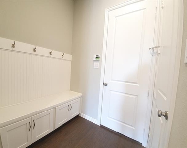 8266 Primrose Way - Photo Thumbnail 25