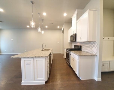 8266 Primrose Way - Photo Thumbnail 5