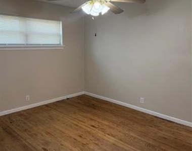 3253 Millmar Drive - Photo Thumbnail 7