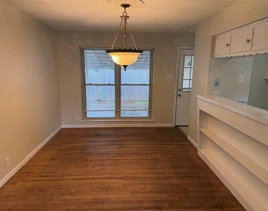 3253 Millmar Drive - Photo Thumbnail 2