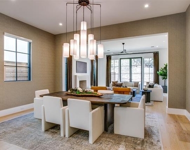 9721 Kerrisdale Lane - Photo Thumbnail 2