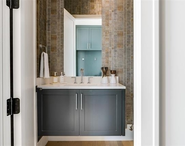 9721 Kerrisdale Lane - Photo Thumbnail 17