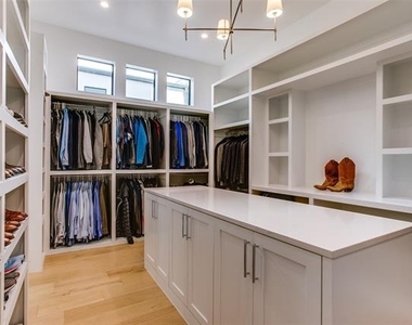 9721 Kerrisdale Lane - Photo Thumbnail 8