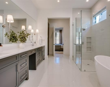 9721 Kerrisdale Lane - Photo Thumbnail 7