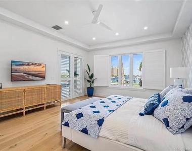 2941 Lake Drive - Photo Thumbnail 7