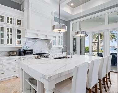 2941 Lake Drive - Photo Thumbnail 4