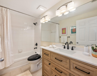 651 Okeechobee Boulevard - Photo Thumbnail 13