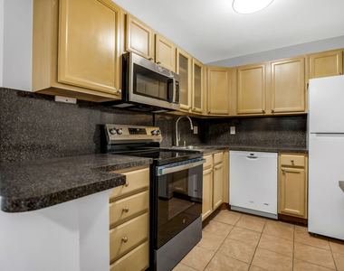 490 Nw 20th Street - Photo Thumbnail 2