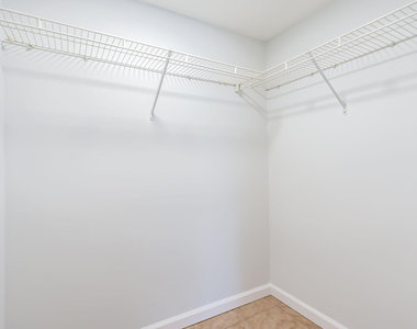 490 Nw 20th Street - Photo Thumbnail 5