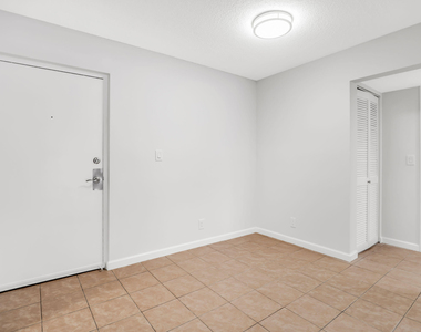 490 Nw 20th Street - Photo Thumbnail 3