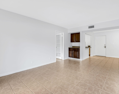 490 Nw 20th Street - Photo Thumbnail 8