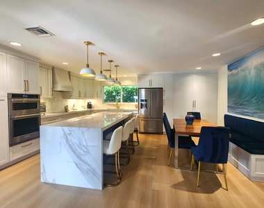 3481 Ne 31st Avenue - Photo Thumbnail 3