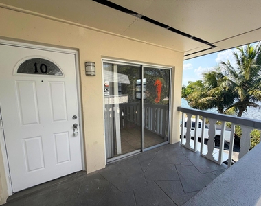 519 W Kalmia Drive - Photo Thumbnail 3
